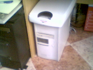 Una imagen en la que se ve a la mquina Arrankeen, con un escaner AGFA colocado encima.