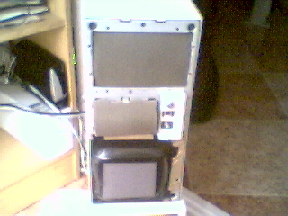 En esta imagen se pueden ver los filtros que se encargan de evitar que entre polvo en el interior de la caja.